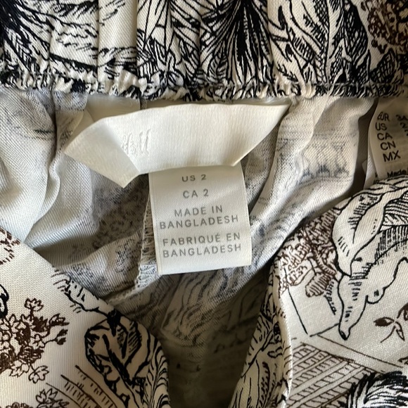 H&M high waist print short size 2/Xs - Picture 3 of 3